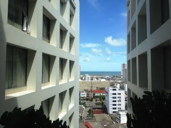 The City Hotel Sriracha