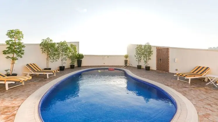 City Stay Residences - Havuz