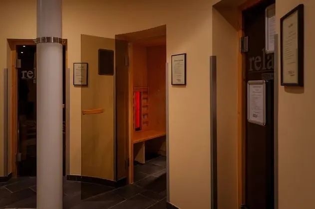 City Hotel Stockerau - Havuz