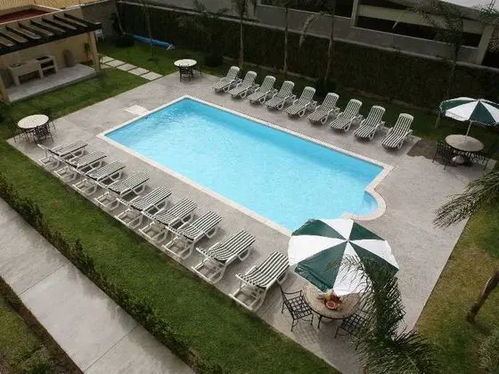 City Suites Queretaro - Havuz