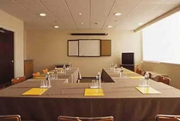 City Suites Queretaro - İş / Konferans