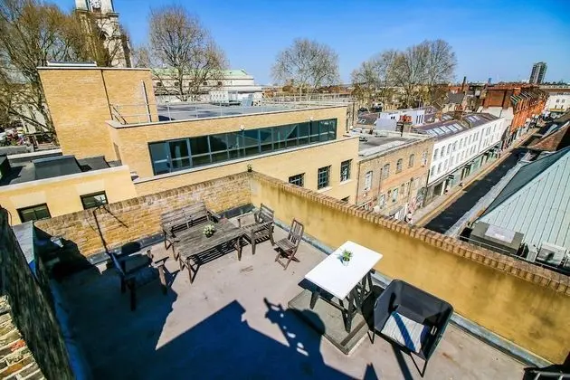 City view flat at Liverpool st Brick Ln