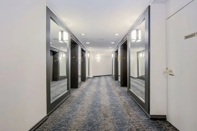City View High Floor Bay Gerrard Pet Friendly Condo Walk to Sick Kids Hospital - Dış Mekan