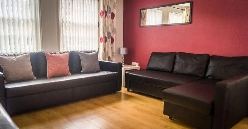 The City Walls Gathering 5 Bed - Sleeps 12 City Centre Within Walls