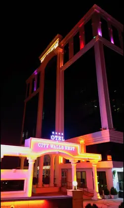 The City Walls Suit Otel