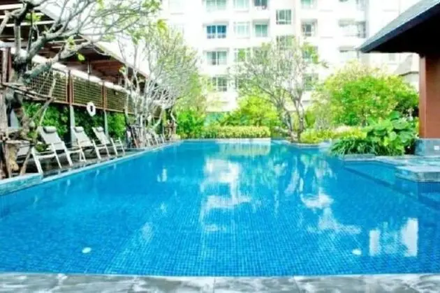 Cityview Circle BTS Pool Gym - Havuz