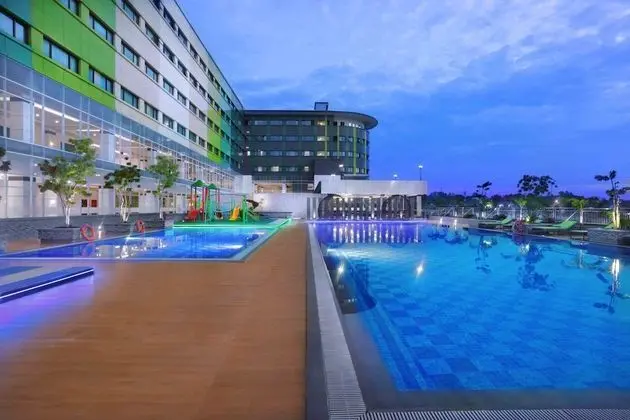 CK Tanjungpinang Hotel & Convention Centre - Havuz