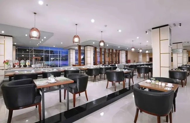 CK Tanjungpinang Hotel & Convention Centre - Yerinde Yemek