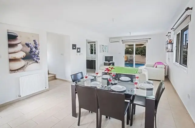 Villa Cl42, Lovely 3bdr Pernera Villa With Pool, 5 Minute Walk to Kalamies Beach - Yerinde Yemek