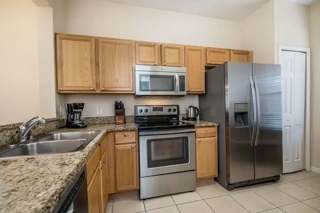 Clabria Villa Regal Palms 1 - Mutfak