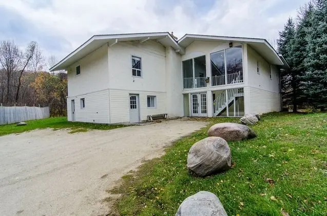 Claire Glen Chalet