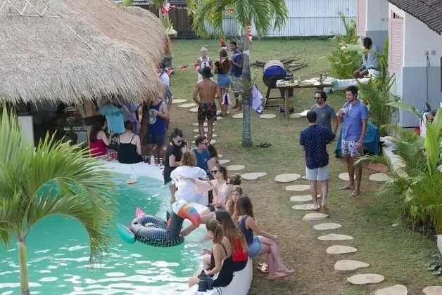 Clandestino - Hostel