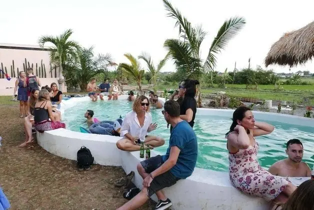 Clandestino - Hostel - Havuz