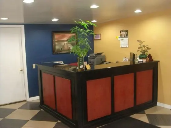 Claremont Motor Lodge - Lobi