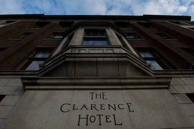 The Clarence - Dış Mekan