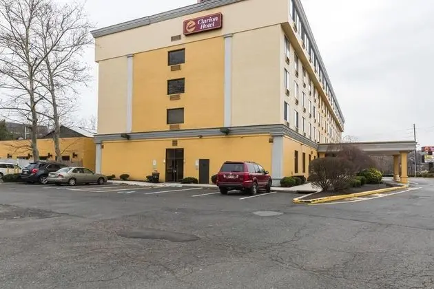 Clarion Hotel Edison Area