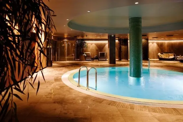 Clarion Hotel The Hub - Havuz
