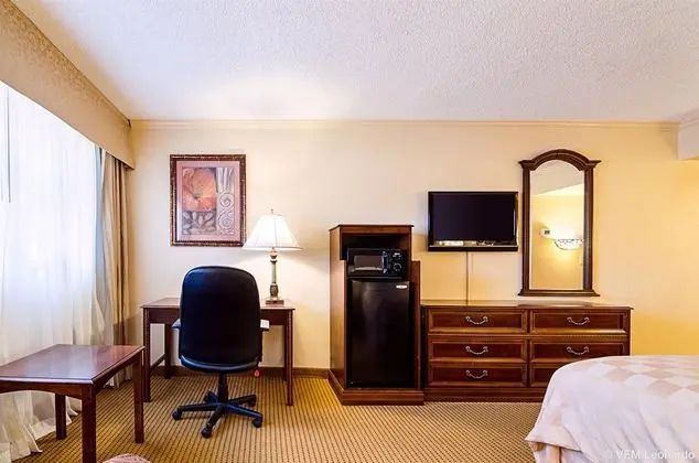 Clarion Inn Garden City Area