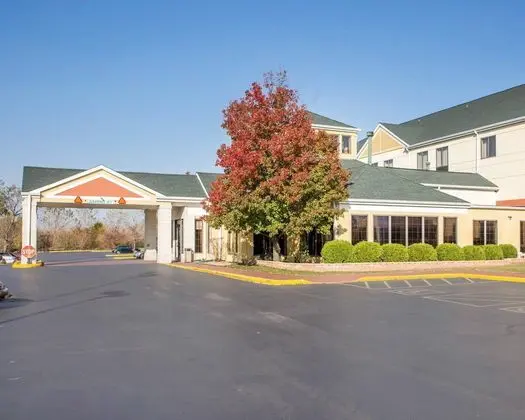 CLARION INN SOUTH HOLLAND