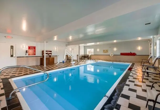 Clarion Inn & Suites Atlantic City North - Havuz