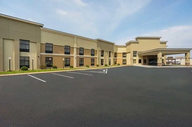 Clarion Inn & Suites Evansville