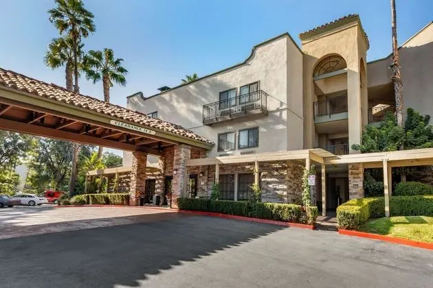 Clarion Inn Suites Orange County John Wayne