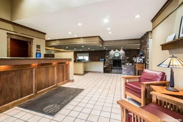 Clarion Inn & Suites - University Area