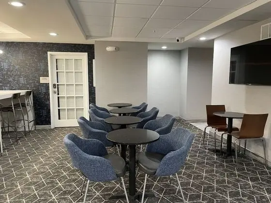 Clarion Pointe Charlottesville - Yerinde Yemek