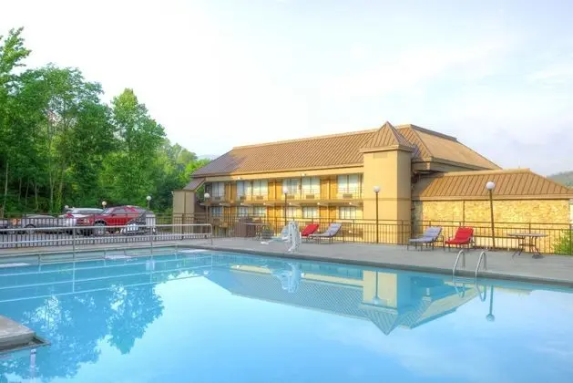 Clarion Pointe Downtown Gatlinburg - Havuz