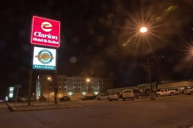 Clarion Hotel & Suites Brandon