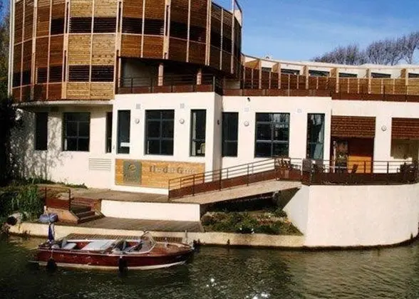 Clarion Suites Narbonne Ile Du Gua