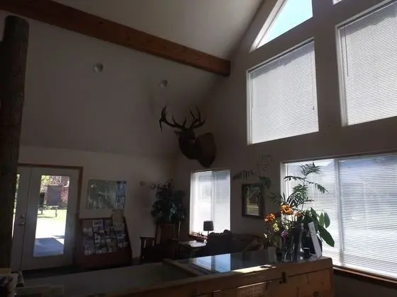 Clark Fork Lodge - Lobi