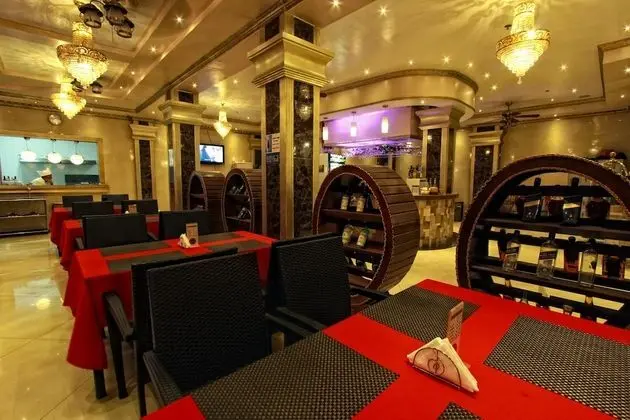 Clark Imperial Hotel - Yerinde Yemek