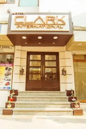 Clark International - Dış Mekan