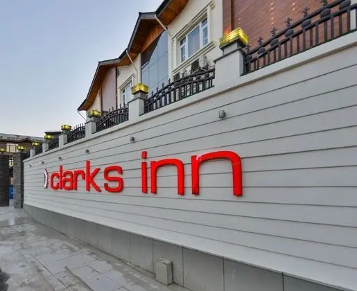 Clarks Inn Srinagar - Dış Mekan