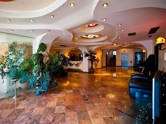 Hotel Class - Lobi