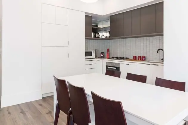 Class, Style and Location in Carlton - Oda Düzeni
