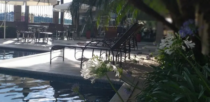 Class Hotel Varginha - Havuz