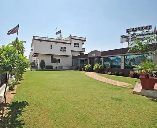 Classic 7 Hotel & Restaurant