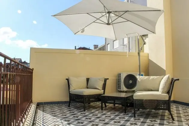 Classic Comfort at Porto Center