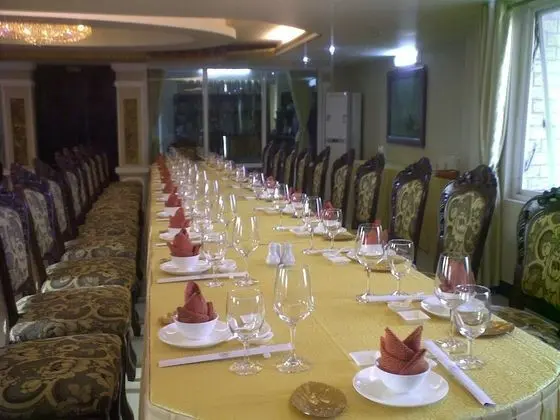 Classic Hoang Long Hotel - Yerinde Yemek