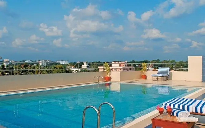 Classic Sarovar Portico - Havuz