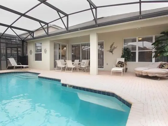 Classy 5 Bedroom 5 Bath Pool Home in Windsor Hills That Sleeps 12
