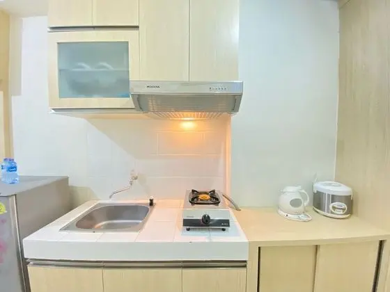 Classy Chic Studio Room At Apartment Parahyangan Residence Bandung - Mutfak