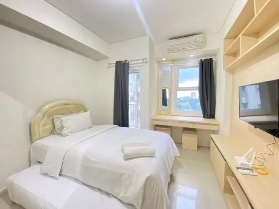 Classy Chic Studio Room At Apartment Parahyangan Residence Bandung - Oda