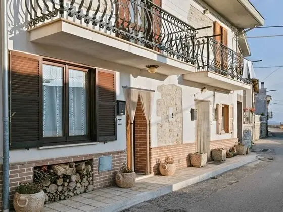 Classy Holiday Home in Aielli With Panoramic Terrace