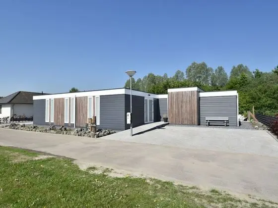 Classy Holiday Home in Sint Annaland With Garden, Barbecue