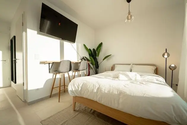 Classy Studio W Balcony near Cloche dOr