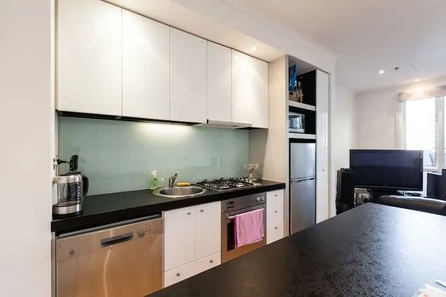 CLAUDE, 2BDR Melbourne Apartment - Mutfak
