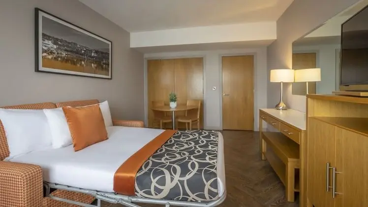 Clayton Hotel Liffey Valley - Genel